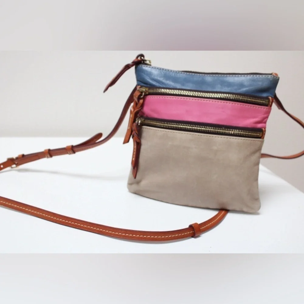 Dooney & Bourke north south cross body bag Genuine leather